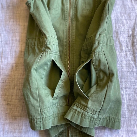 Olive Green Utility Vest - Picture 5 of 12